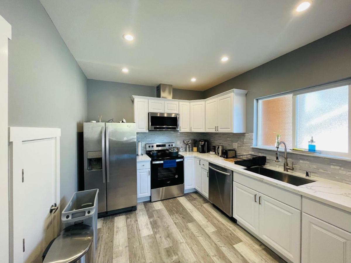 Green Lake 1St Line Home A With Central Air Conditioners シアトル エクステリア 写真
